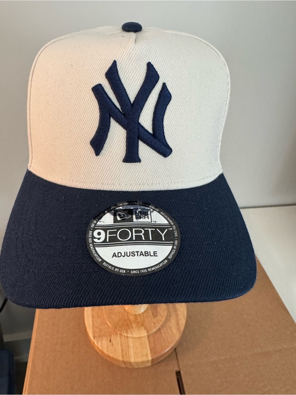 New York Yankees 9Fifty Adjustable Adult Size SnapBack Ball Cap
